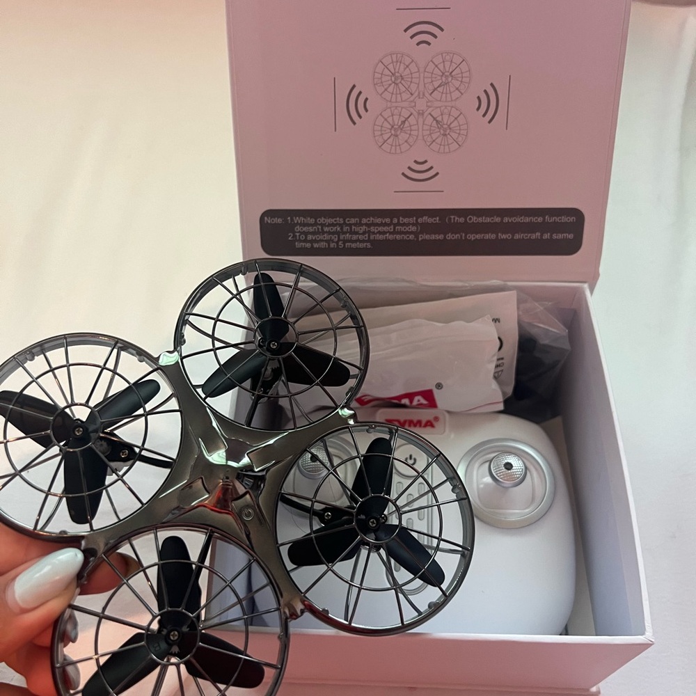 SMALL DRONE
